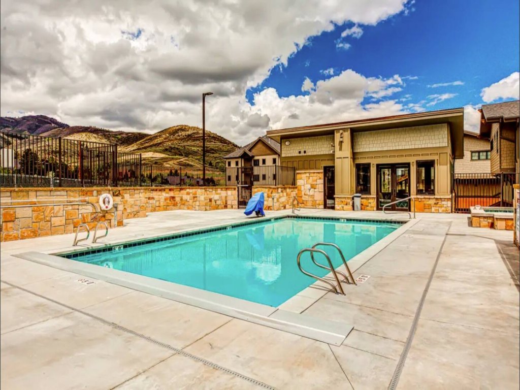 Blackstone Beauty 1C unbeatable walk to lift pool hot tub Vacation Rental in Park City - RedAwning