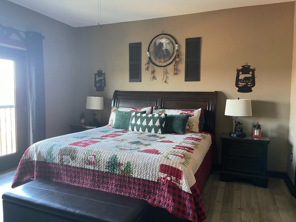 A Bear's Hibernation Vacation Rental in Pigeon Forge - RedAwning