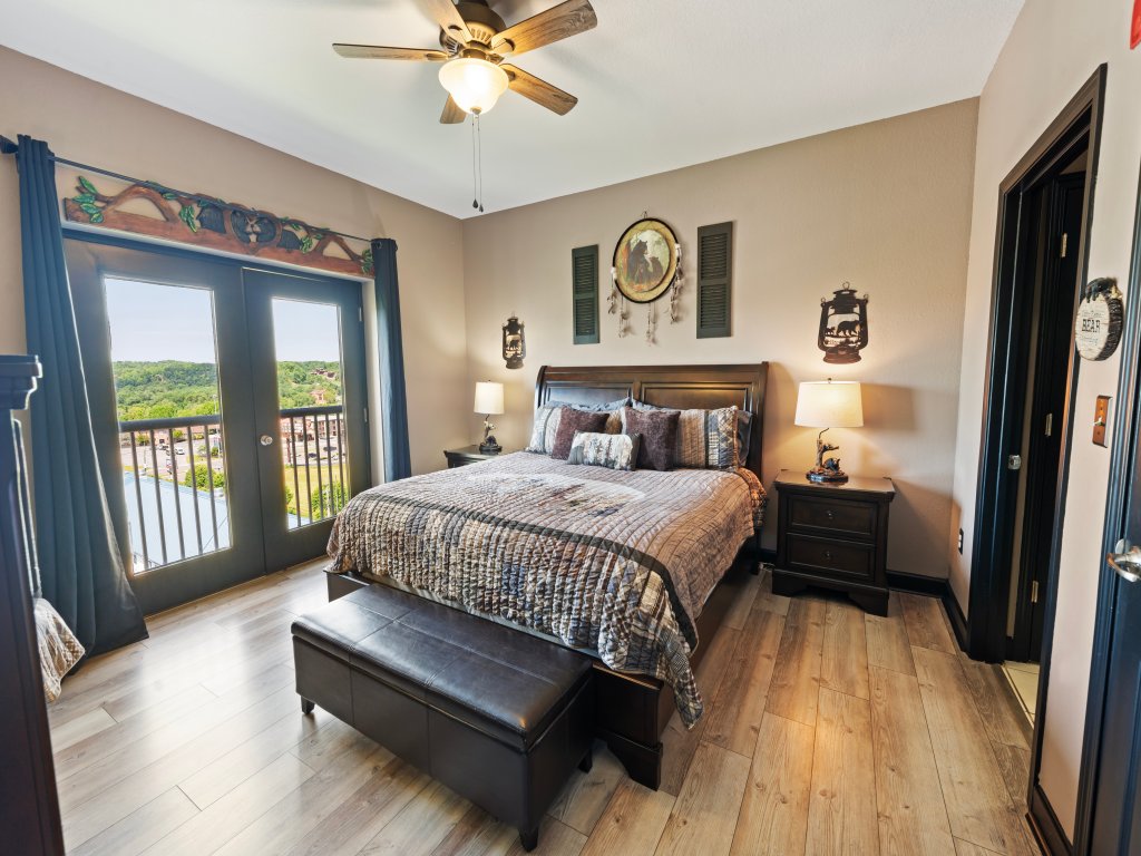 A Bear's Hibernation Vacation Rental in Pigeon Forge - RedAwning