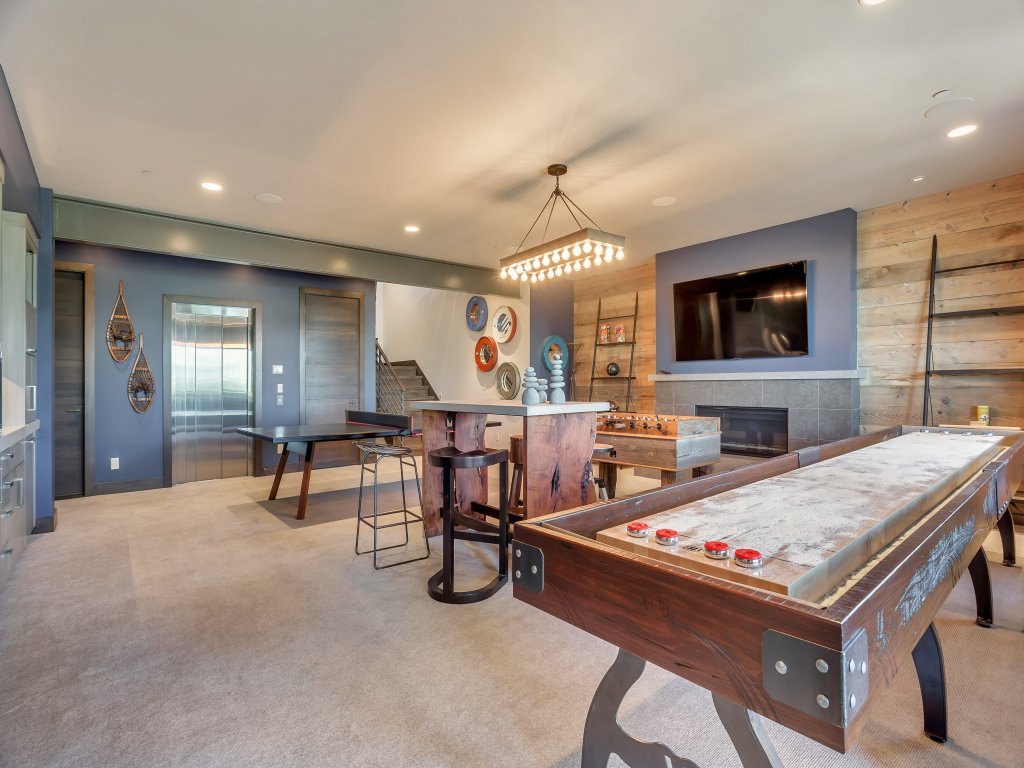 Stunning 6-Bedroom Chalet in Heart of Park City Vacation Rental in Park City - RedAwning