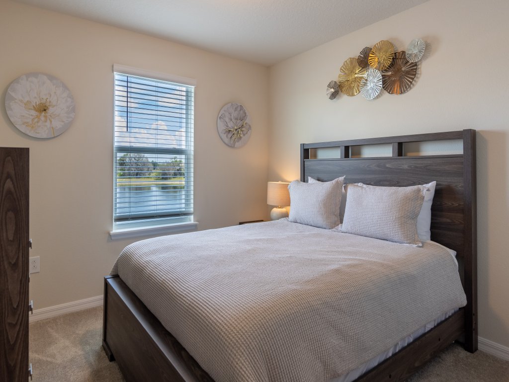 7155OML-Solterra Resort Vacation Rental in Davenport - RedAwning