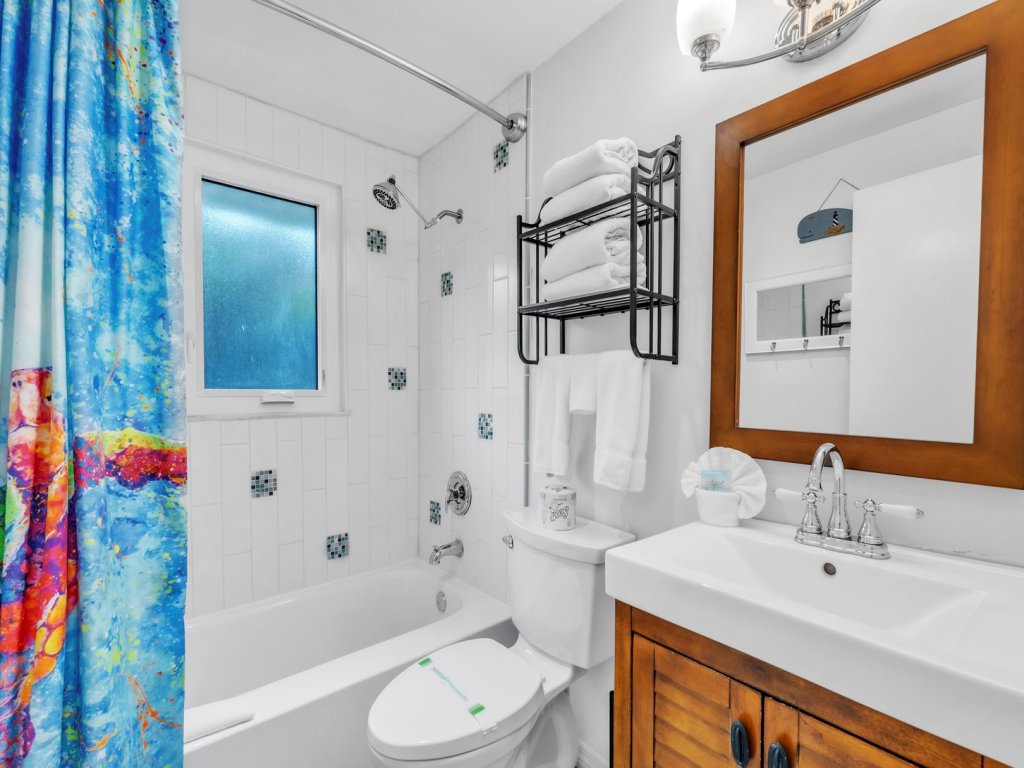 Mermaid Tale Vacation Rental in Bradenton Beach - RedAwning