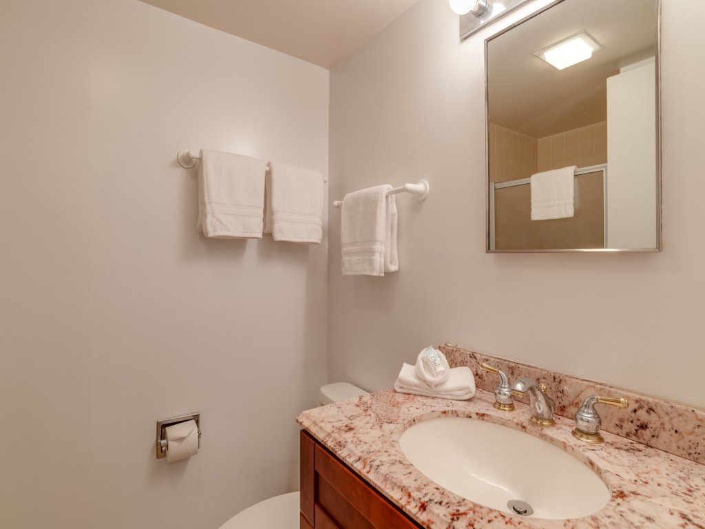 Valley Isle #703 Vacation Rental in Lahaina - RedAwning