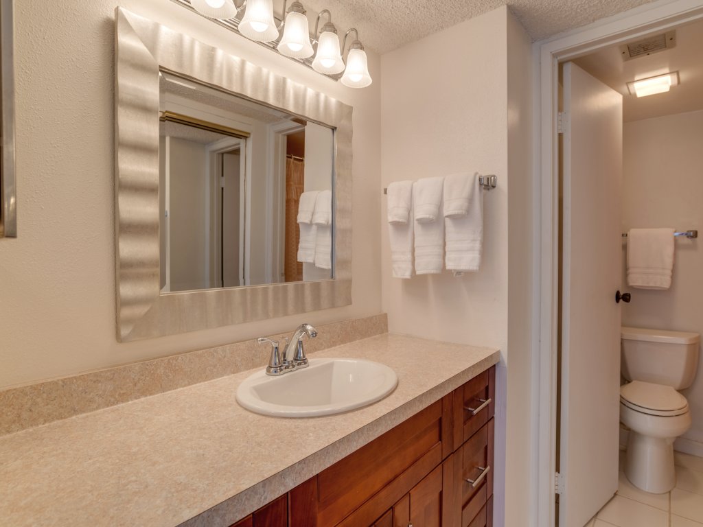Valley Isle #703 Vacation Rental in Lahaina - RedAwning
