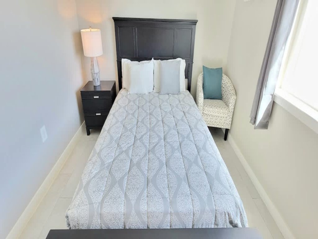 Fisherman Paradise - Luxury Waterfront Bungalow Vacation Rental in Port Isabel - RedAwning