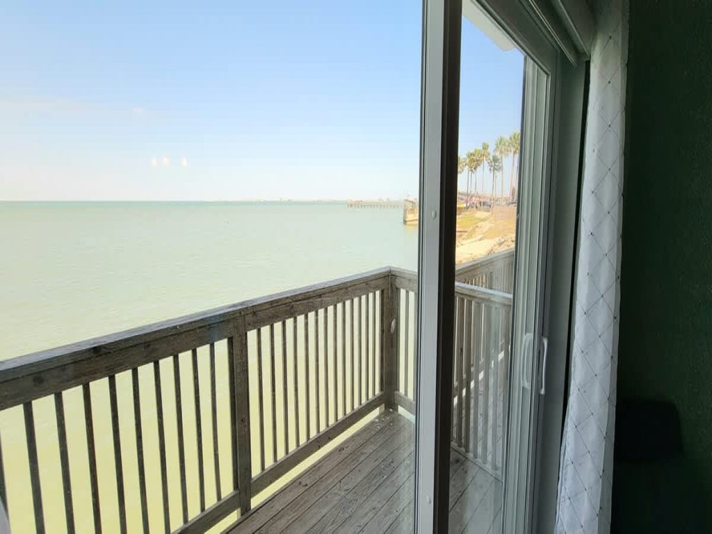 Fisherman Paradise - Luxury Waterfront Bungalow Vacation Rental in Port Isabel - RedAwning