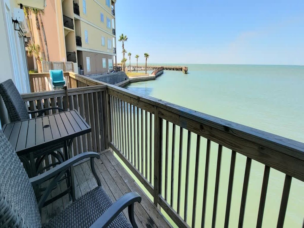 Fisherman Paradise - Luxury Waterfront Bungalow Vacation Rental in Port Isabel - RedAwning