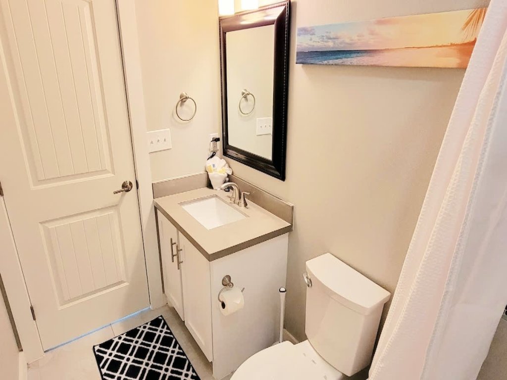 Fisherman Paradise - Luxury Waterfront Bungalow Vacation Rental in Port Isabel - RedAwning