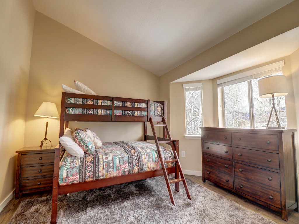 201 Point Dr 2Br 2Ba Vacation Rental in Colorado - RedAwning