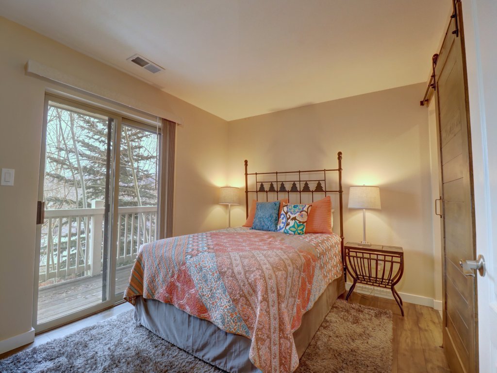 201 Point Dr 2Br 2Ba Vacation Rental in Colorado - RedAwning