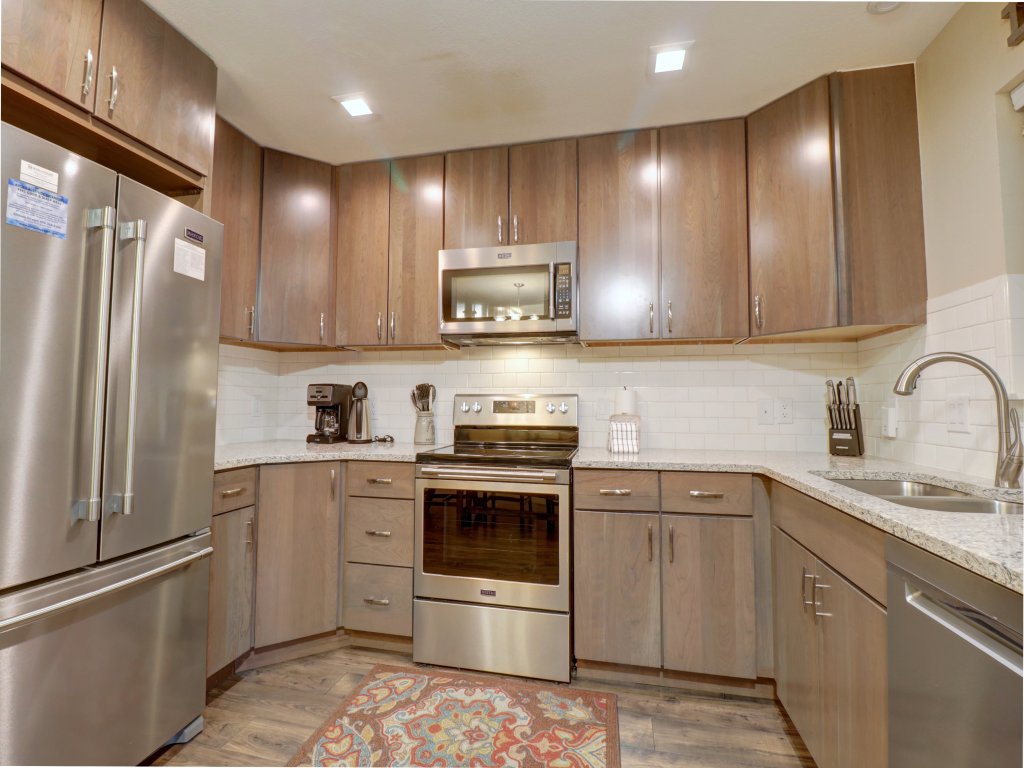 201 Point Dr 2Br 2Ba Vacation Rental in Colorado - RedAwning