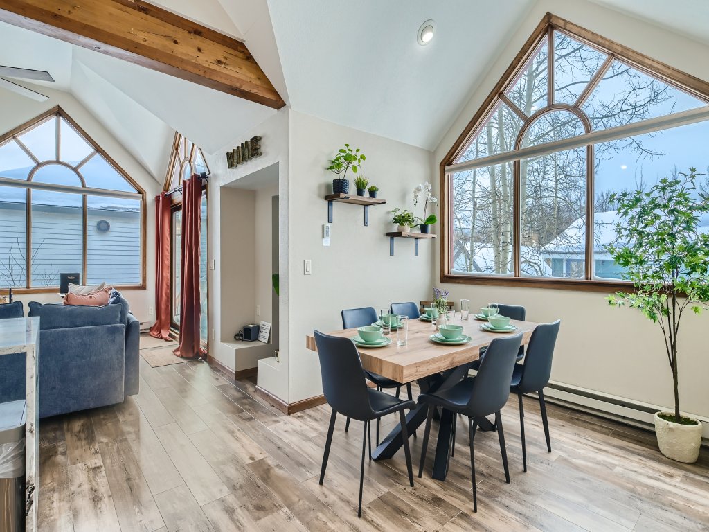 The Powder Chalet Vacation Rental in Breckenridge - RedAwning