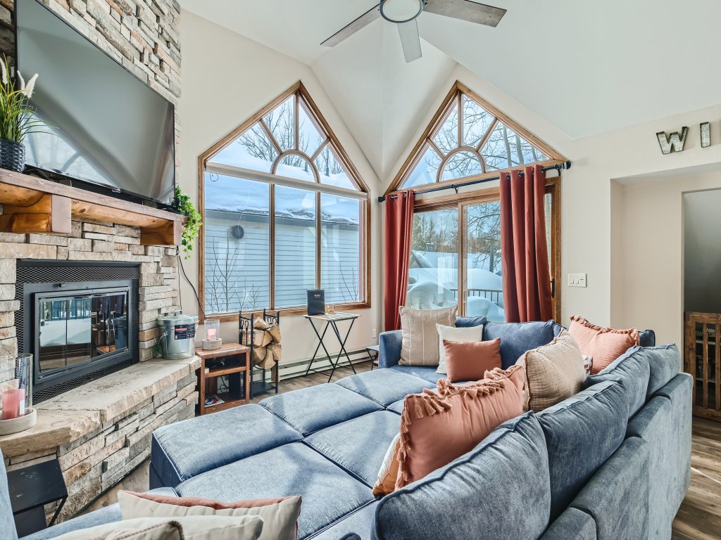 The Powder Chalet Vacation Rental in Breckenridge - RedAwning