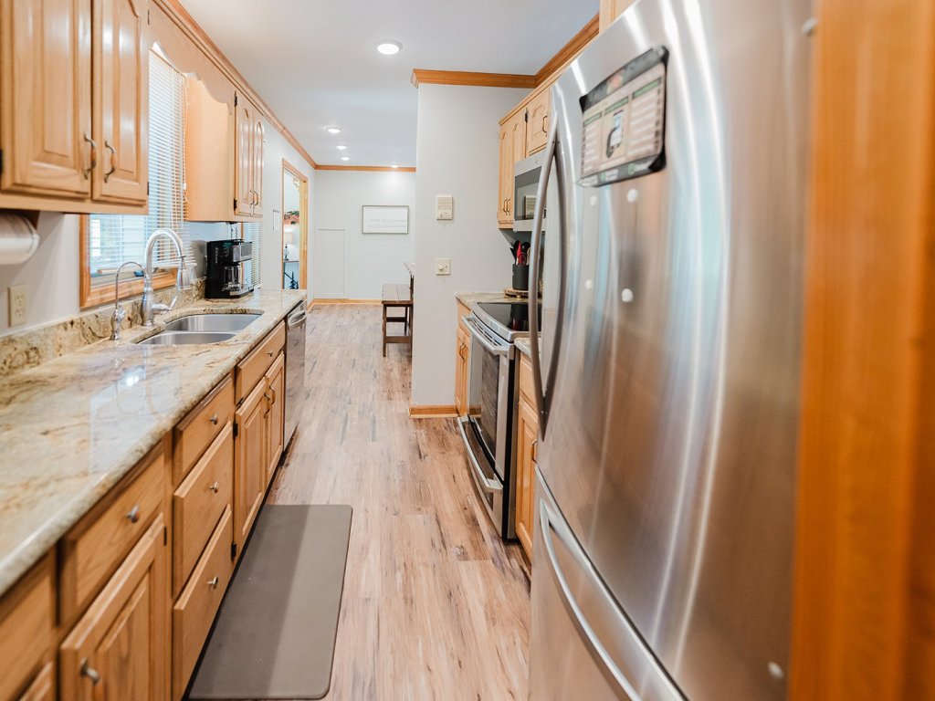 Cove Mountain Rest Vacation Rental in Sevierville - RedAwning