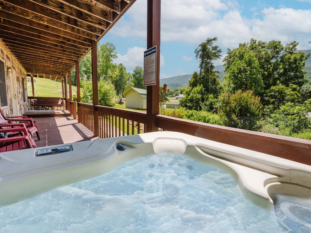 Cove Mountain Rest Vacation Rental in Sevierville - RedAwning