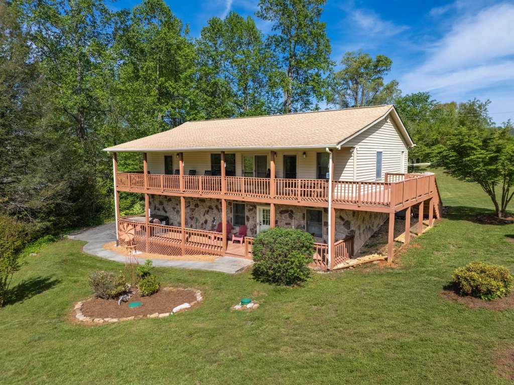 Cove Mountain Rest Vacation Rental in Sevierville - RedAwning