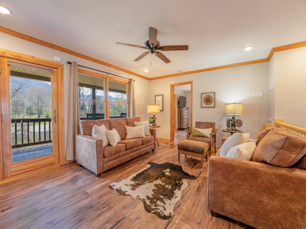 Cove Mountain Rest Vacation Rental in Sevierville - RedAwning