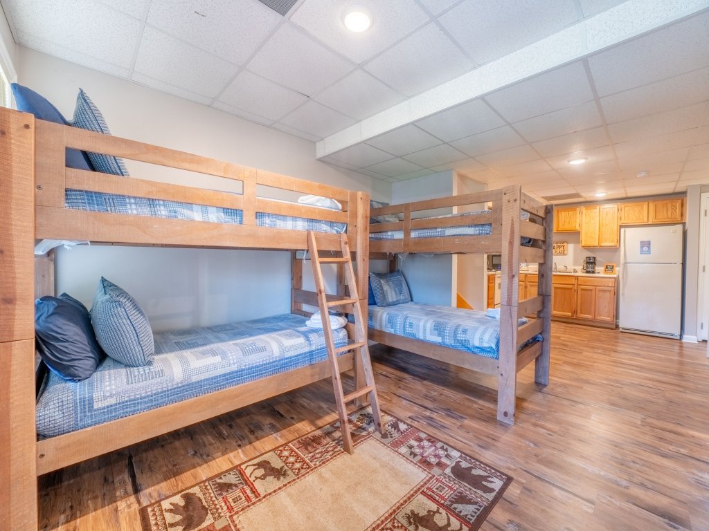 Cove Mountain Rest Vacation Rental in Sevierville - RedAwning
