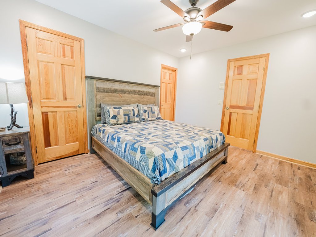 Cove Mountain Rest Vacation Rental in Sevierville - RedAwning