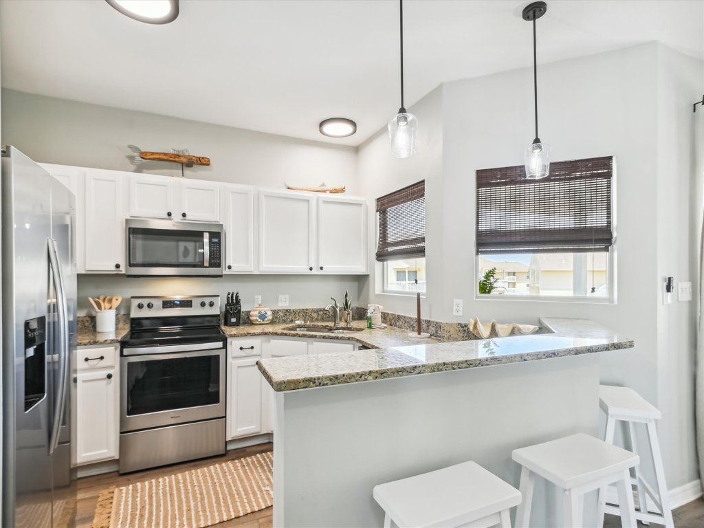 SPC 9232 is a Beautiful recently upgraded 2 BR with Free Beach Service Vacation Rental in Destin - RedAwning