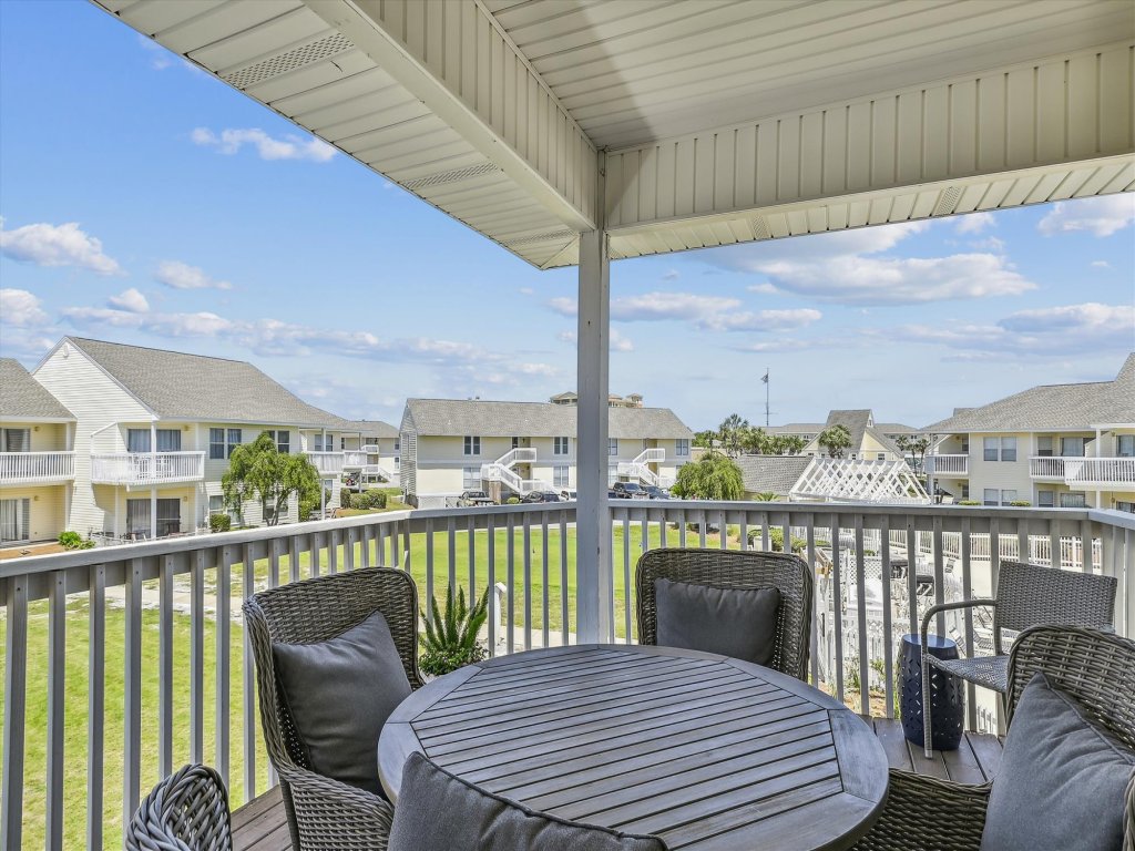 SPC 9232 is a Beautiful recently upgraded 2 BR with Free Beach Service Vacation Rental in Destin - RedAwning