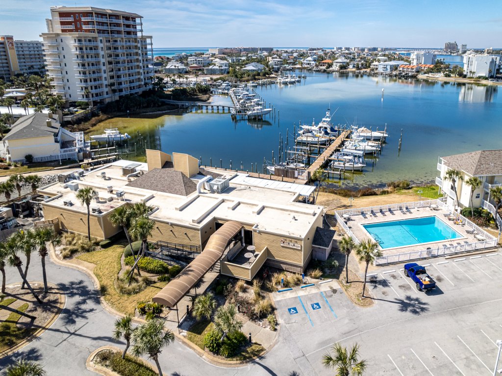 SPC 9232 is a Beautiful recently upgraded 2 BR with Free Beach Service Vacation Rental in Destin - RedAwning