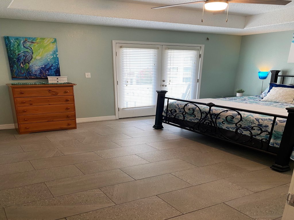 Cognito Townhouse Vacation Rental in South Padre Island - RedAwning