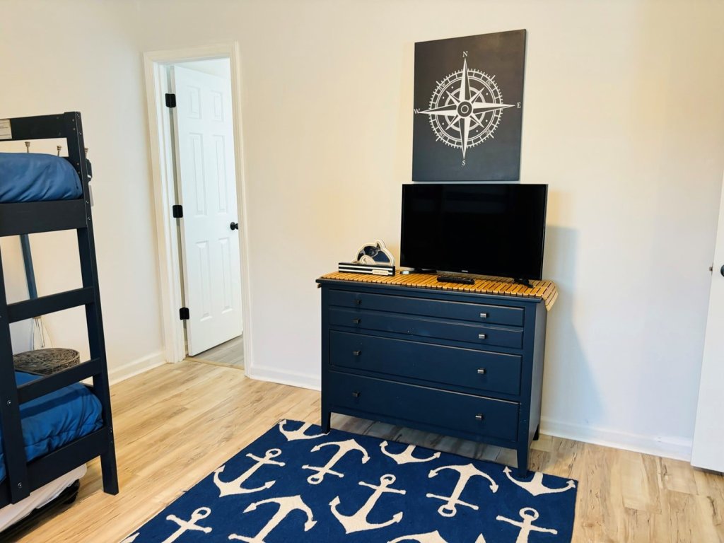 Blue Crab Cottage / 130 Crab St Vacation Rental in Holden Beach - RedAwning