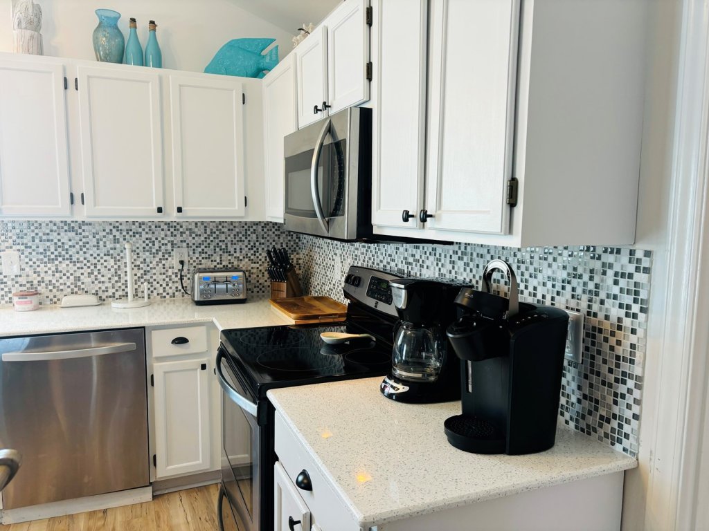 Blue Crab Cottage / 130 Crab St Vacation Rental in Holden Beach - RedAwning