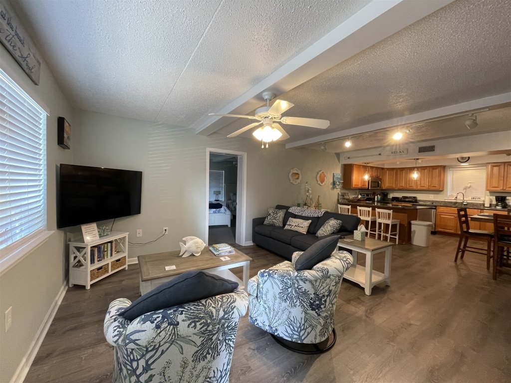 4 BEACH CHIX Vacation Rental in Hatteras - RedAwning