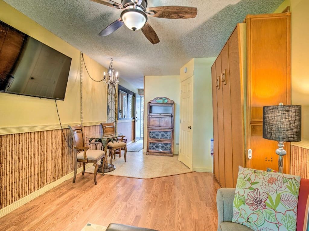 GARDEN VIEW STUDIO - KONA ISLANDER INN CONDOS Vacation Rental in Kailua-Kona - RedAwning
