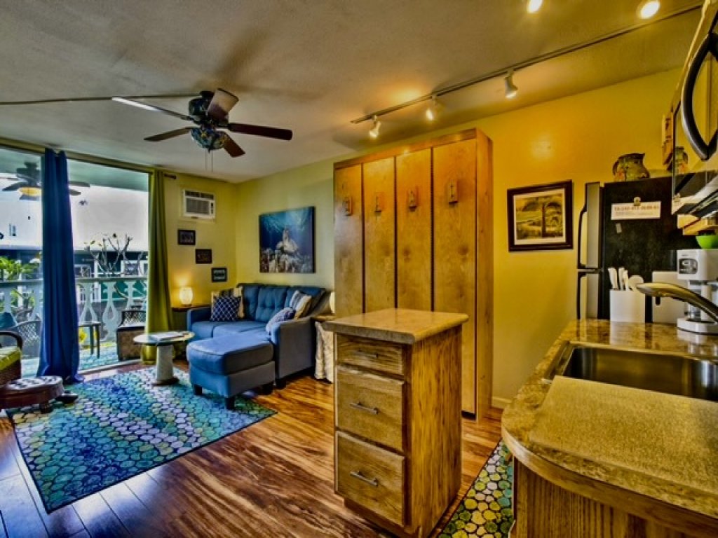 YOUR HAWAIIAN TROPICAL GARDEN VIEW STUDIO - KONA ISLANDER INN CONDOS Vacation Rental in Kailua-Kona - RedAwning
