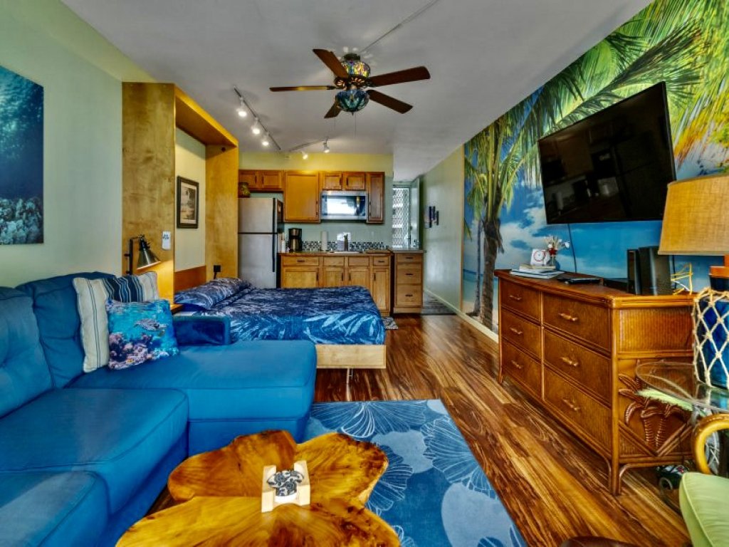 YOUR HAWAIIAN TROPICAL GARDEN VIEW STUDIO - KONA ISLANDER INN CONDOS Vacation Rental in Kailua-Kona - RedAwning