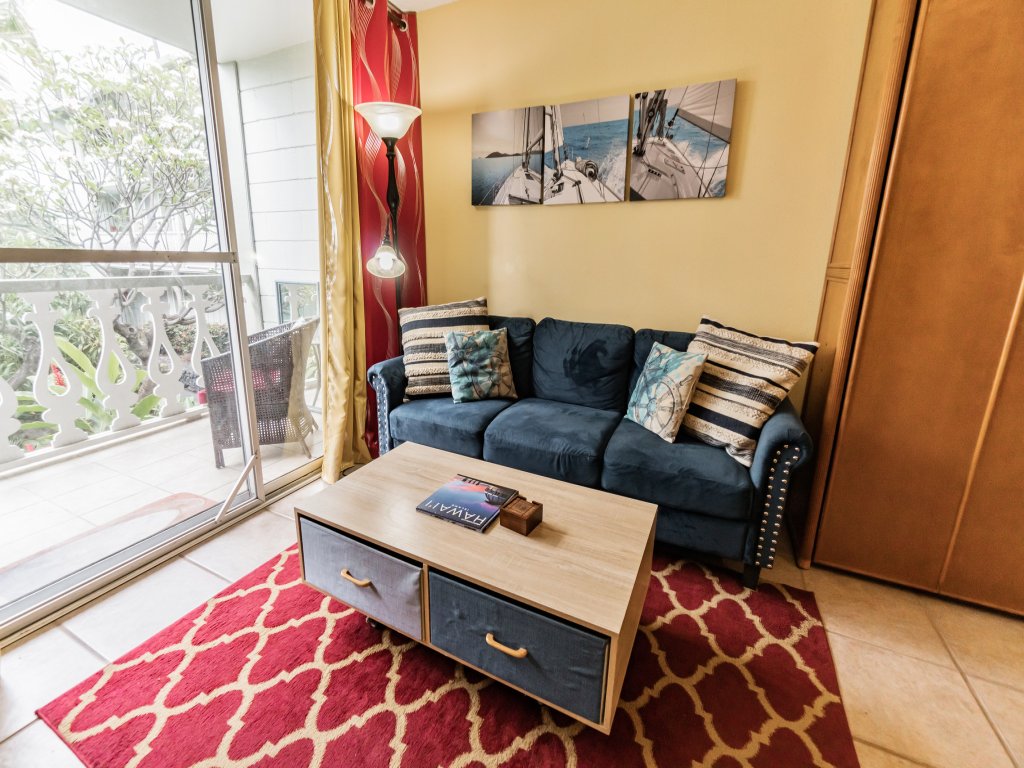 NAUTICAL THEME GARDEN VIEW STUDIO - KONA ISLANDER INN CONDOS Vacation Rental in Kailua-Kona - RedAwning