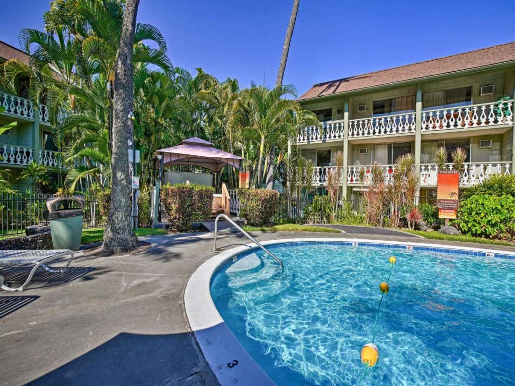 NAUTICAL THEME GARDEN VIEW STUDIO - KONA ISLANDER INN CONDOS Vacation Rental in Kailua-Kona - RedAwning