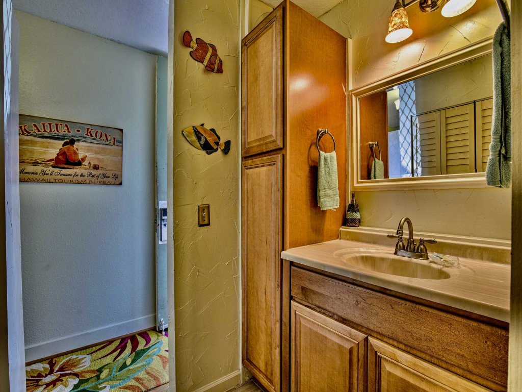 GARDEN VIEW STUDIO - KONA ISLANDER INN CONDOS Vacation Rental in Kailua-Kona - RedAwning