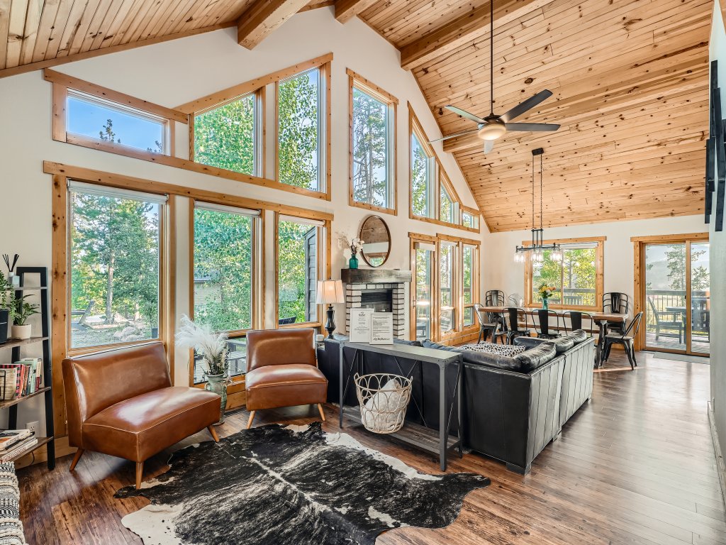 Moose Ridge Cabin Vacation Rental in Grand Lake - RedAwning