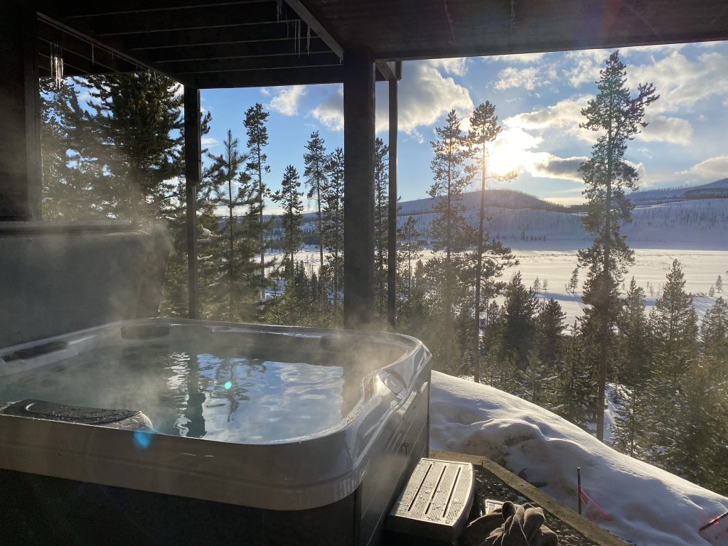 Moose Ridge Cabin Vacation Rental in Grand Lake - RedAwning