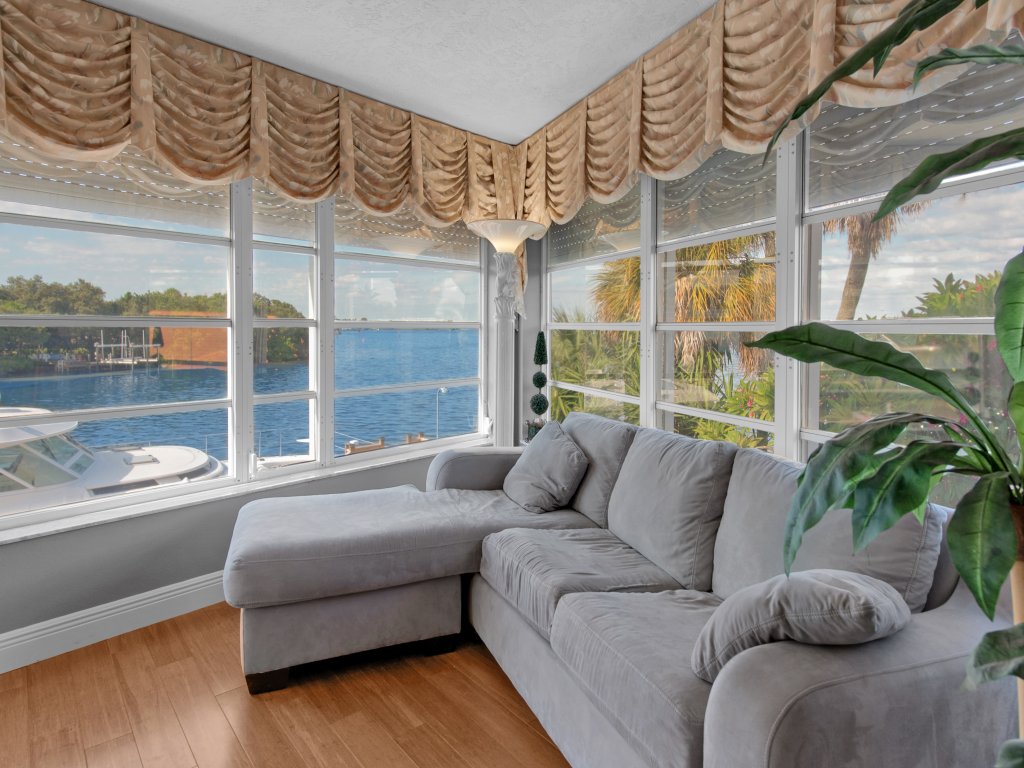 232 S HARBOR DN Vacation Rental in Holmes Beach - RedAwning