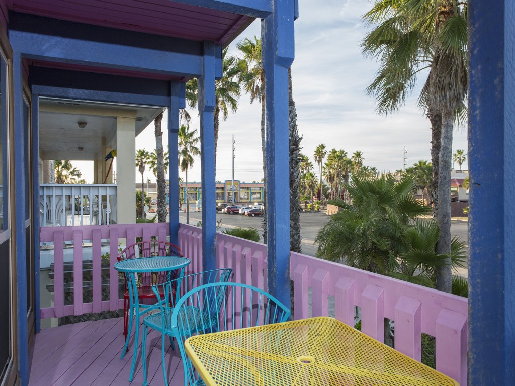 111 E. Esperanza Vacation Rental in South Padre Island - RedAwning