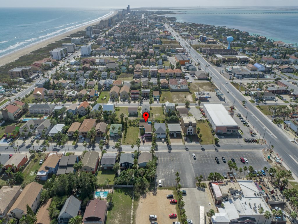 111 E. Esperanza Vacation Rental in South Padre Island - RedAwning