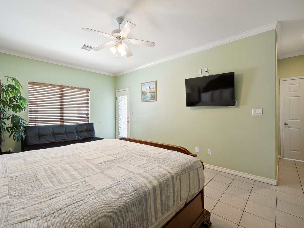 116 E. Huisache Vacation Rental in South Padre Island - RedAwning