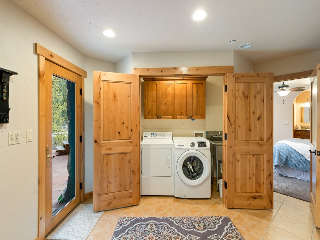 8201 Mill Creek - Private Hot Tub! Vacation Rental in Dillon - RedAwning