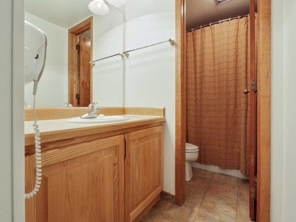 Village Square 1 Bedroom Condo #235/237 Vacation Rental in Copper Mountain - RedAwning
