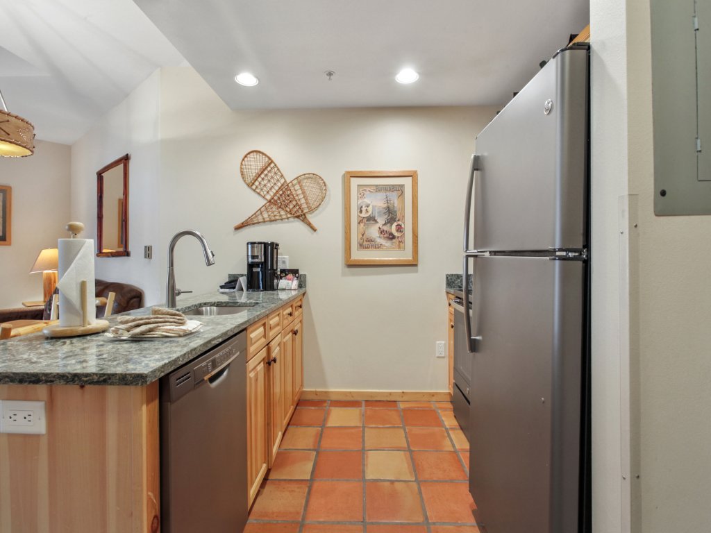 Village Square 1 Bedroom Condo #235/237 Vacation Rental in Copper Mountain - RedAwning