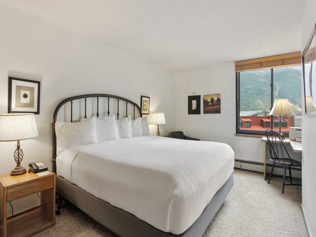 Village Square 1 Bedroom Condo #437/439 Vacation Rental in Copper Mountain - RedAwning