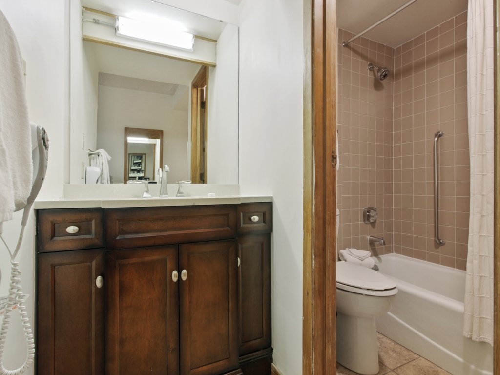 Village Square 1 Bedroom Condo #437/439 Vacation Rental in Copper Mountain - RedAwning