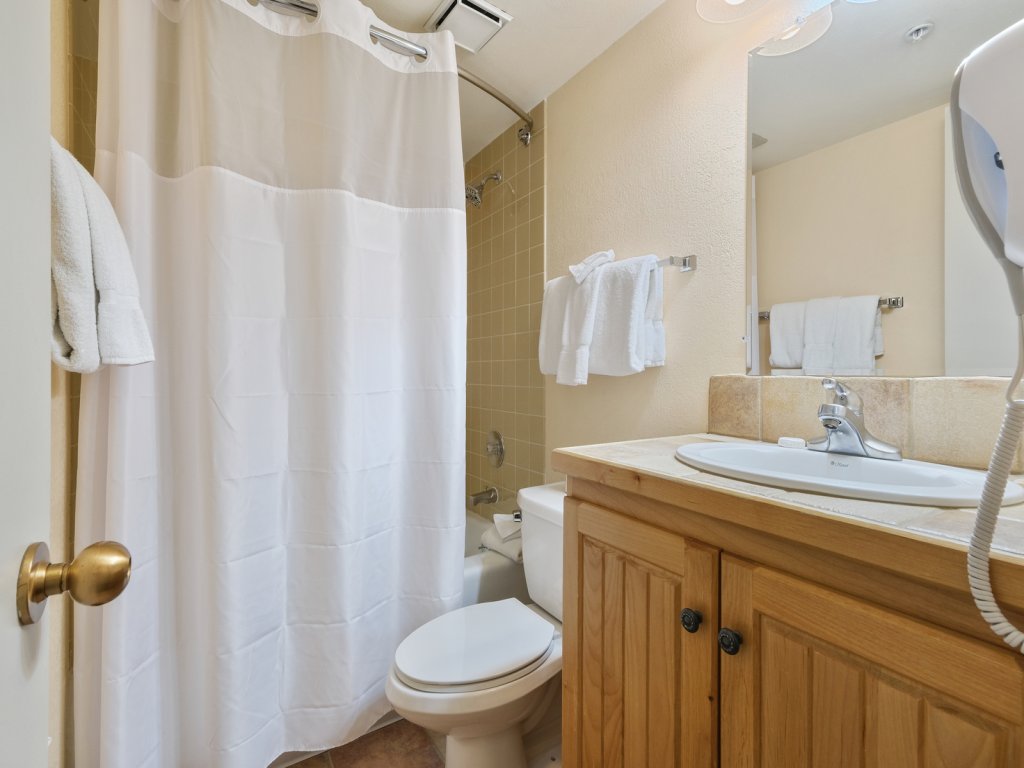 Mountain Plaza 2 Bedroom Condo #413/415/417 Vacation Rental in Copper Mountain - RedAwning