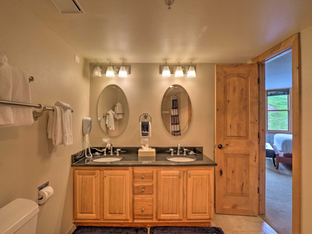 Mountain Plaza 2 Bedroom Condo #704 Vacation Rental in Copper Mountain - RedAwning