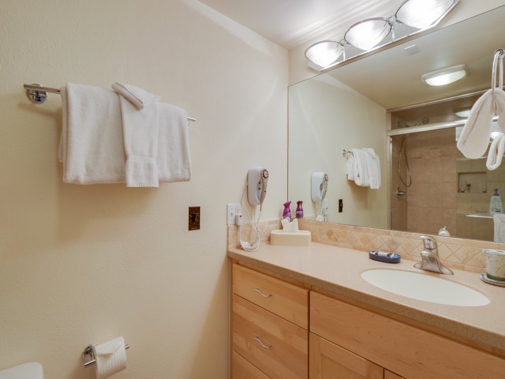 Copper Mountain Inn 2 Bedroom Condo #221/225 Vacation Rental in Copper Mountain - RedAwning